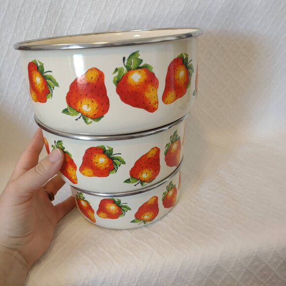 Vintage Kobe Strawberry Nesting Bowls Set of 3 Metal JCPenney - Picture 10 of 10